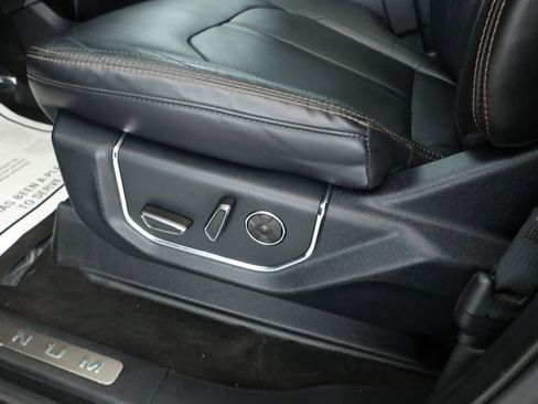 Used 2021 Ford Expedition Platinum image 10