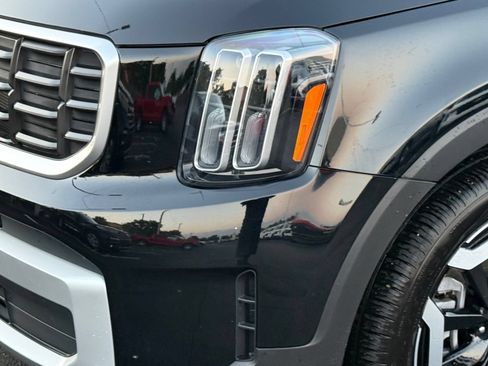 Used 2025 Kia Telluride S AWD/4WD image 10