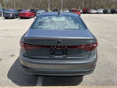 New 2026 Volkswagen Jetta SE FWD image 6