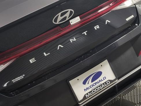 Certified 2025 Hyundai Elantra SEL FWD image 9