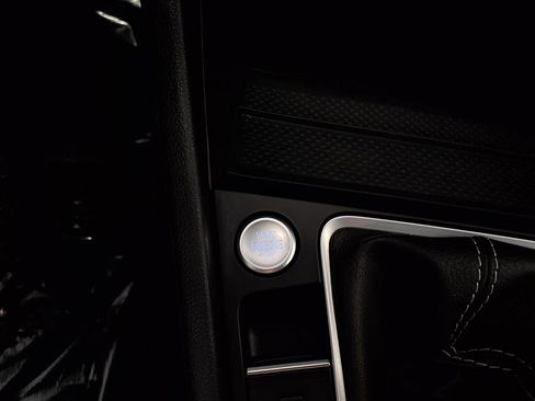 Used 2025 Volkswagen Jetta SE image 25