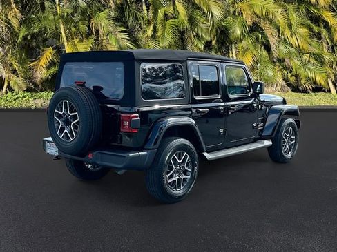 Used 2024 Jeep Wrangler Unlimited Sahara w/ Technology Group AWD/4WD image 5