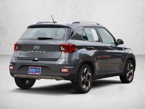 Certified 2026 Hyundai Venue SEL FWD image 5