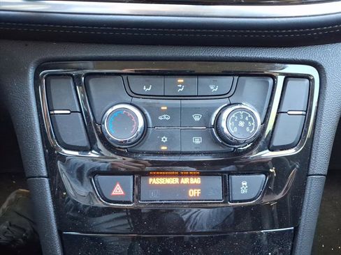 Used 2021 Buick Encore Preferred w/ Safety Package image 22