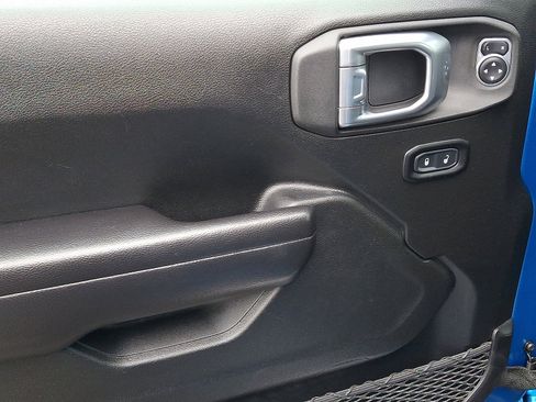Certified 2021 Jeep Wrangler Sport AWD/4WD image 10