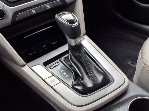 Used 2018 Hyundai Elantra SEL image 11