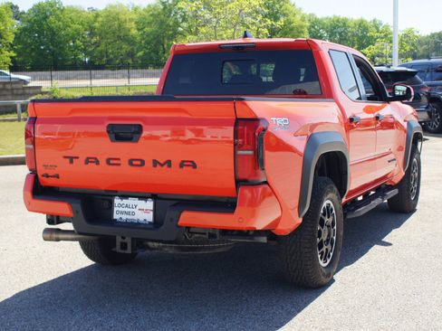Used 2024 Toyota Tacoma TRD Off-Road w/ TRD Off Road Premium Package AWD/4WD image 20