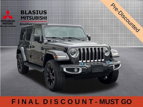 Used 2023 Jeep Wrangler Unlimited Sahara w/ Cold Weather Group AWD/4WD image 1