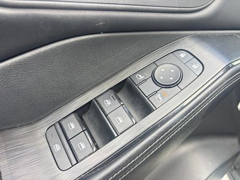 Used 2025 Nissan Rogue SV FWD image 11