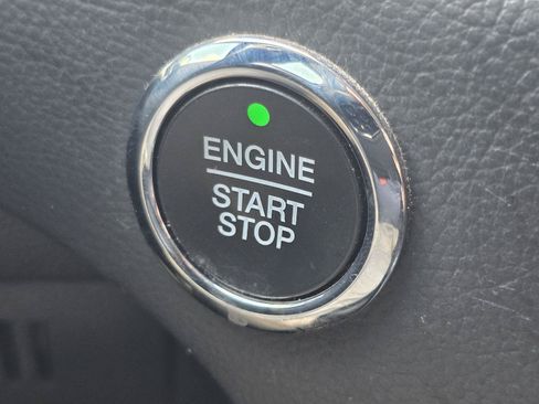 Used 2019 Ford Edge SEL w/ Equipment Group 201A FWD image 13