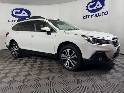Used 2019 Subaru Outback 2.5i Limited w/ Popular Package #2 image 1