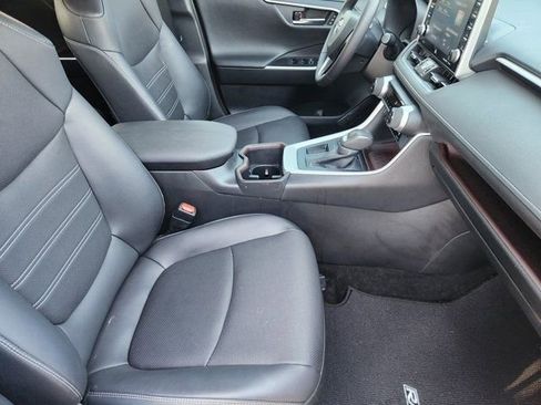Used 2022 Toyota RAV4 Limited image 20