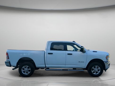 Used 2024 RAM 2500 Big Horn AWD/4WD image 32