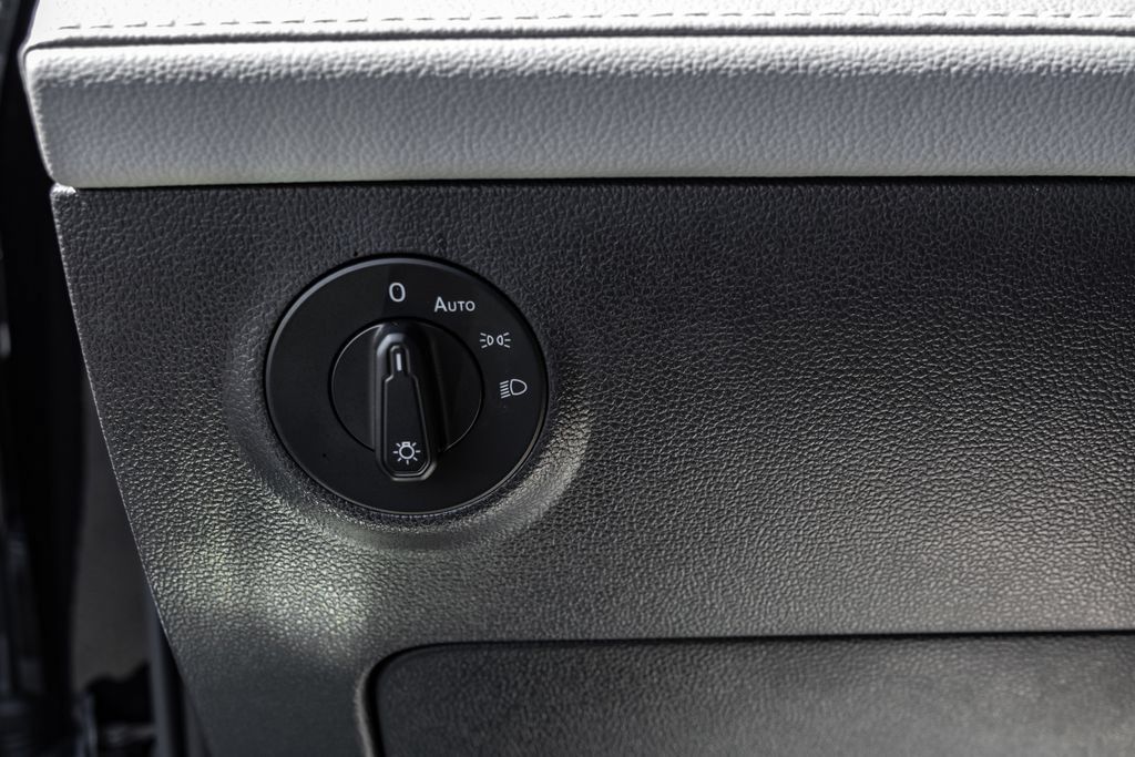 Certified 2023 Volkswagen Taos SEL AWD/4WD image 27