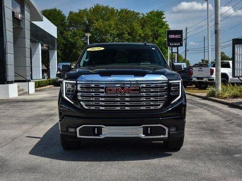Used 2024 GMC Sierra 1500 Denali w/ Technology Package AWD/4WD image 4