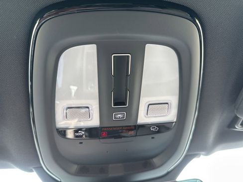 Certified 2025 Volvo XC90 B6 Plus AWD/4WD image 37