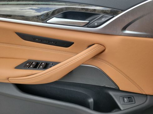Certified 2023 BMW 530i w/ Premium Package RWD image 15