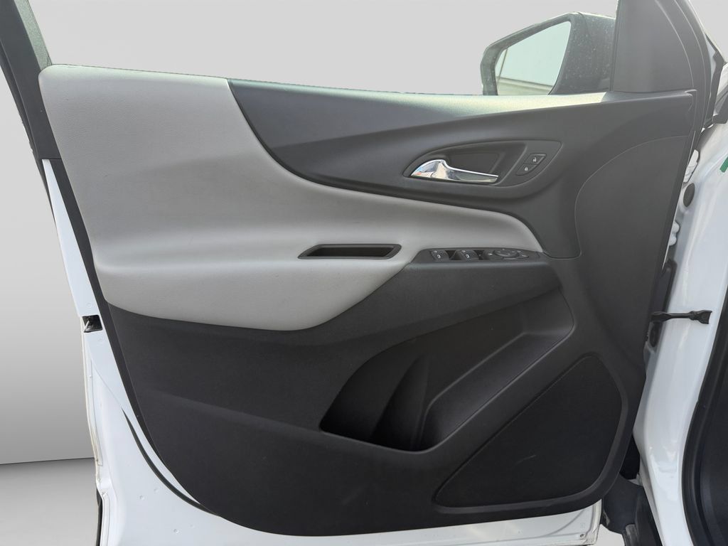 Used 2021 Chevrolet Equinox LS w/ LS Convenience Package FWD image 15