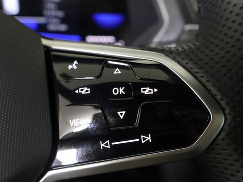 Used 2023 Volkswagen Tiguan SE R-Line image 30