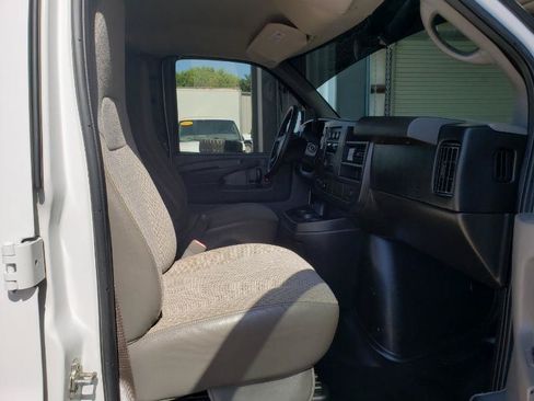 Used 2014 GMC Savana 2500 RWD image 18