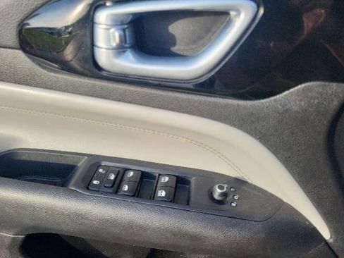 Used 2025 Jeep Compass Limited AWD/4WD image 24