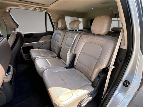 Used 2023 Lincoln Navigator 2WD image 20