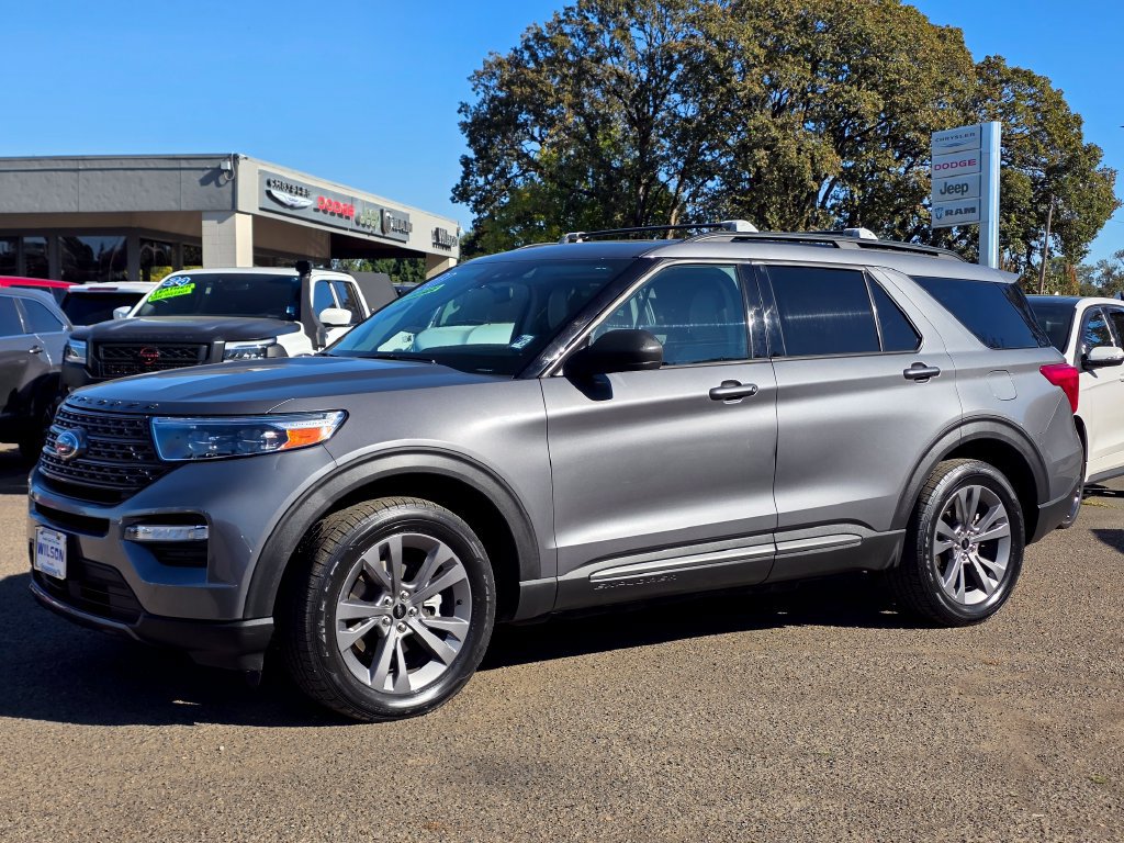 Used 2021 Ford Explorer XLT w/ Equipment Group 202A AWD/4WD image 1