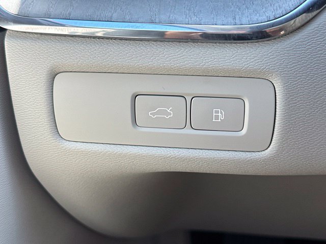 Certified 2024 Volvo XC60 T8 Plus w/ Climate Package AWD/4WD image 30