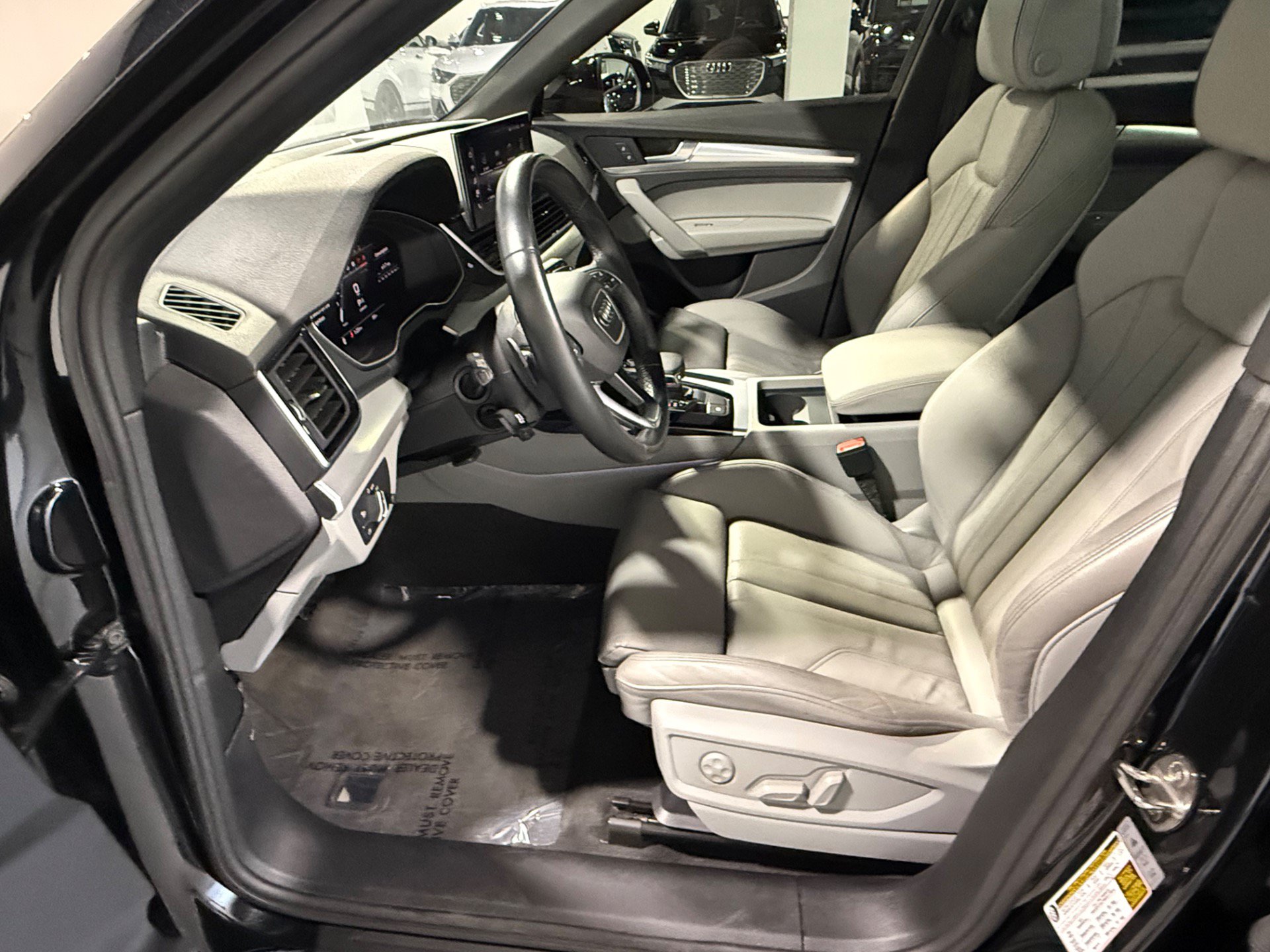 Used 2024 Audi Q5 2.0T Premium w/ Summer of Audi Package AWD/4WD image 22