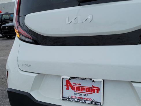 Used 2025 Kia Soul LX w/ LX Technology Package image 7