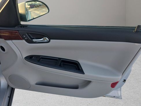 Used 2009 Chevrolet Impala LS image 11