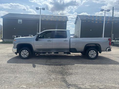 Used 2025 Chevrolet Silverado 2500 LT w/ Convenience Package AWD/4WD image 2