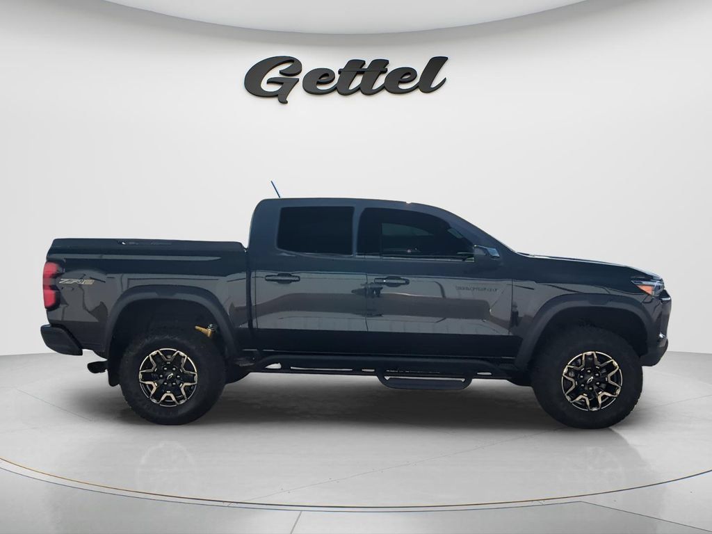 Used 2023 Chevrolet Colorado ZR2 w/ ZR2 Convenience Package III AWD/4WD image 4