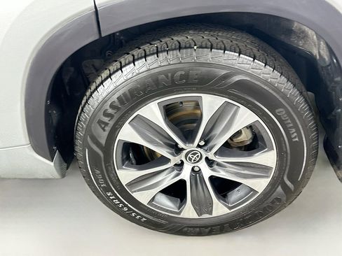 Used 2022 Toyota Highlander XLE image 31