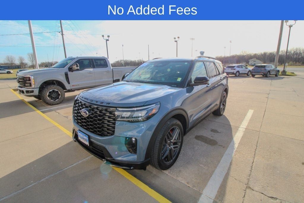 Used 2025 Ford Explorer ST-Line w/ ST-Line Street Pack AWD/4WD image 1