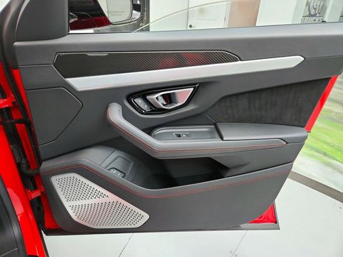Used 2019 Lamborghini Urus AWD/4WD image 28
