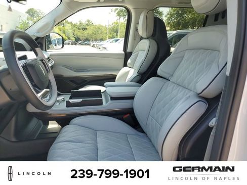 New 2026 Lincoln Navigator L Black Label AWD/4WD image 18