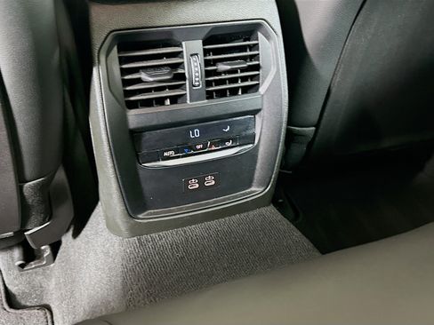 Used 2025 BMW 330i Sedan image 28