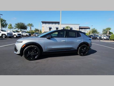 New 2026 Chevrolet Equinox EV RS image 18