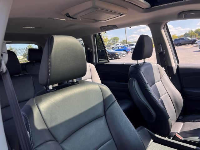 Used 2020 Honda Pilot Touring image 34