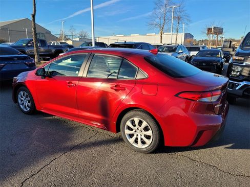 Used 2024 Toyota Corolla LE image 5