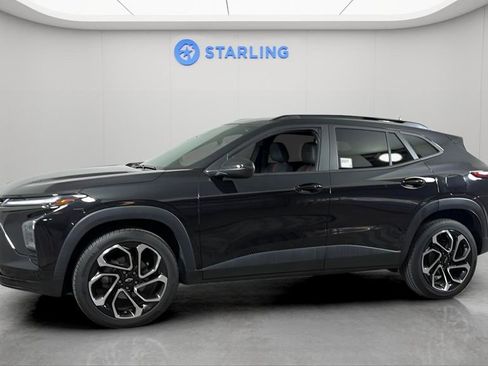 Certified 2024 Chevrolet Trax RS w/ Driver Confidence Package FWD image 2