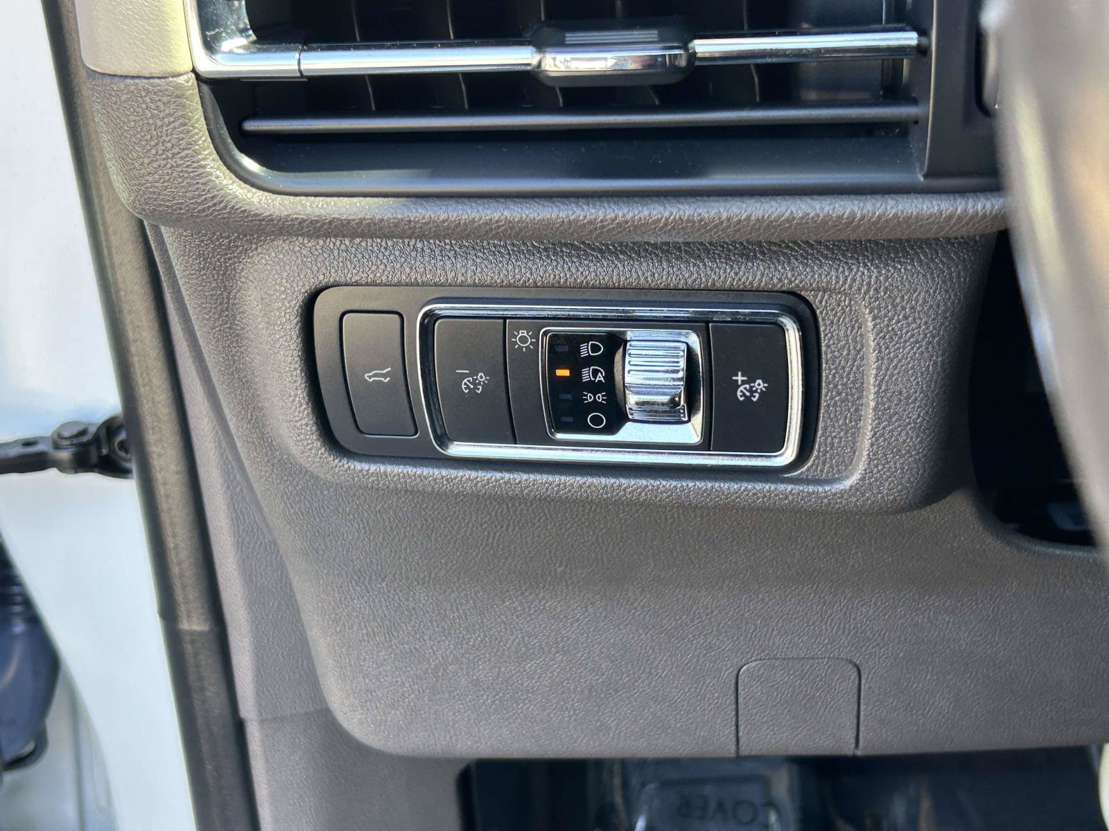 Used 2020 Lincoln Corsair FWD image 30