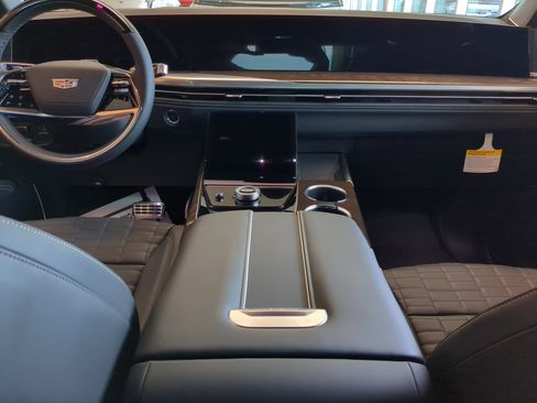 New 2025 Cadillac Escalade Sport Platinum w/ LPO, ONYX Package image 15