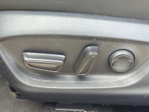 Used 2023 Toyota Camry SE FWD image 10