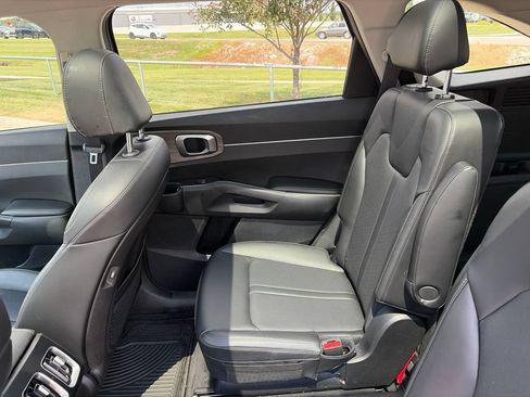 Used 2022 Kia Sorento EX w/ Panoramic Sunroof Package FWD image 44