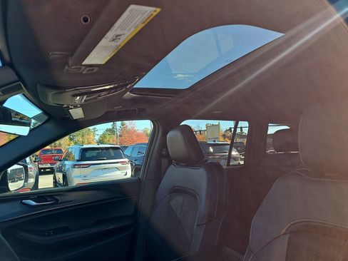 New 2025 Jeep Grand Cherokee Altitude image 21