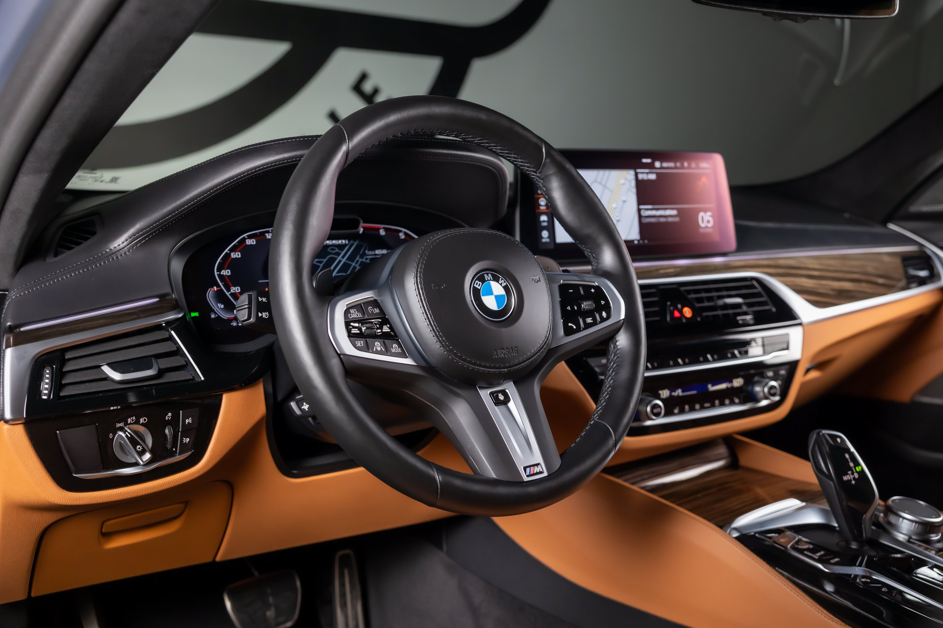 Used 2023 BMW M550i xDrive w/ Dynamic Handling Package AWD/4WD image 34