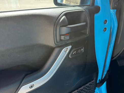 Used 2017 Jeep Wrangler Unlimited Sahara image 15