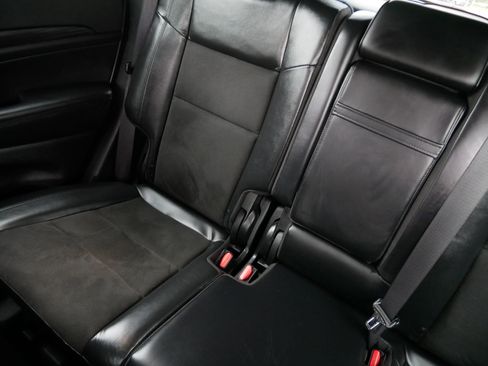 Used 2022 Jeep Grand Cherokee Laredo X AWD/4WD image 12